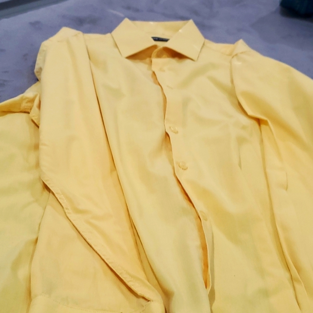 Yellow Adrienne Vittadini dress shirt for teens